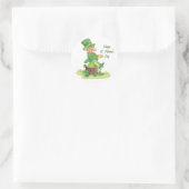 Sitzen Leprechaun Runder Aufkleber (Tasche)