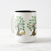 Sitzen unter dem Baum Zweifarbige Tasse (Vorderseite Links)