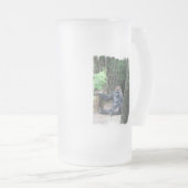 Sitzende Silverback-Gorilla-mattierte Tasse (VorderseiteRechts)