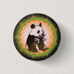 Sitzender glücklicher Panda in der Orange Button