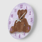 Sitzender Teddy-Bär (lila Hintergrund) Große Wanduhr (Winkel)