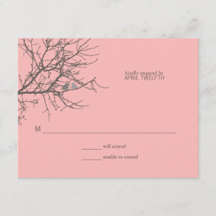 Sitzung in einer Tree-Hochzeitsreaktion RSVP Karte