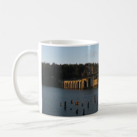 Siuslaw Brücke in Florenz Oregon Kaffeetasse (Links)