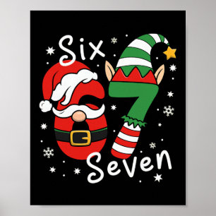 Six Seven 67 Meme 6 7 Elf Santa Weihnachts-Pyjama Poster