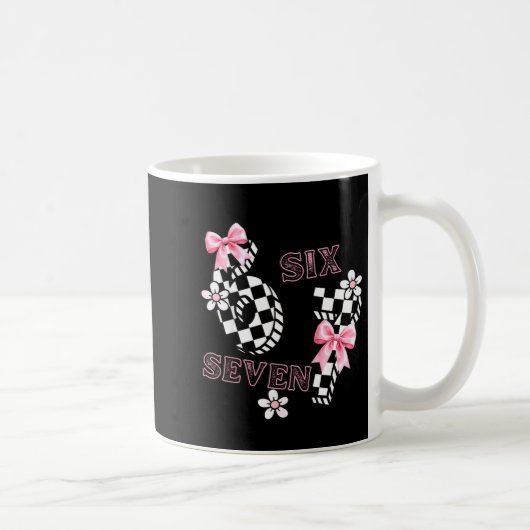 Six Seven 6 7 Checkered Cute Coquette Bow Girly 67 Kaffeetasse (Rechts)