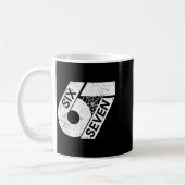 Six Seven 6 7 Meme 6 7 Halloween-Kostüm  Kaffeetasse (Links)