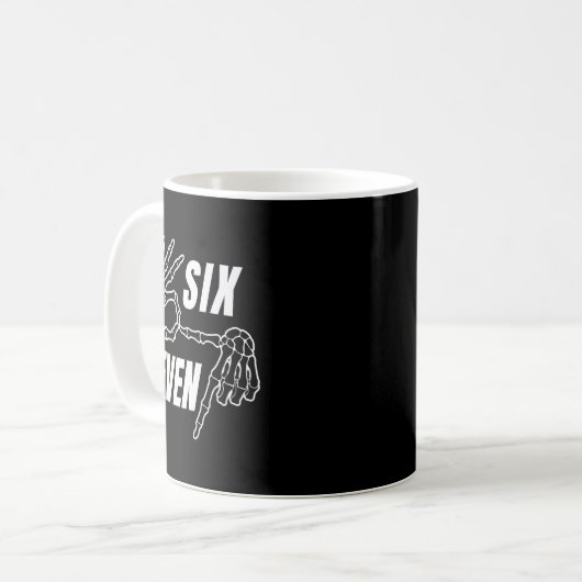 Six Seven 6 7 Meme Funny Skeleton Hands Sign Let's Kaffeetasse (Vorderseite Links)