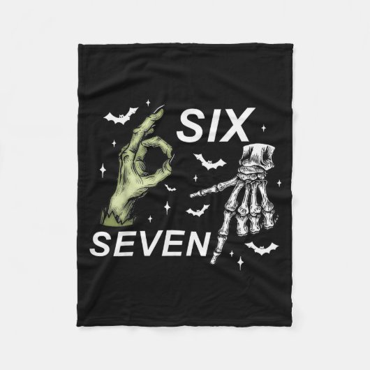 Six Seven 6 7 Meme Funny Witch Skeleton Hands Hall Fleecedecke (Vorderseite)