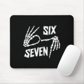 Six Seven 6 7 Meme Skeleton Hands Sign Mousepad (Mit Mouse)