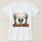 Six Seven 6-7 Minimal Typography Design T-Shirt (Design vorne)