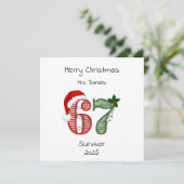 Six Seven 6 7 Survivor Funny Christmas Holiday Karte (Stehend Vorderseite)