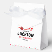 Six Seven Birthday Skeleton Hands Party Geschenkschachtel (Vorderseite)