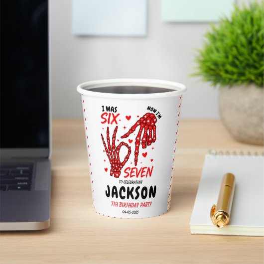 Six Seven Birthday Skeleton Hands Party Pappbecher (InSitu)
