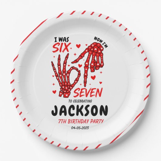 Six Seven Birthday Skeleton Hands Party Pappteller (Vorderseite)