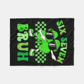 Six seven bruh meme 67 dabbing shamrock st patrick fleecedecke (Vorderseite (Horizontal))