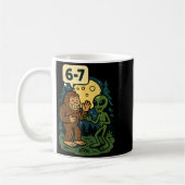 Six Seven Funny Bigfoot And Alien 67 Viral Meme Sa Kaffeetasse (Links)