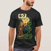 Six Seven Funny Bigfoot And Alien 67 Viral Meme Sa T-Shirt (Vorderseite)