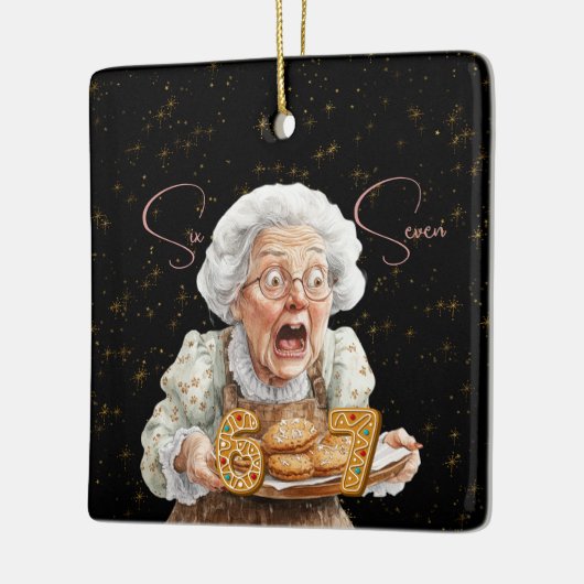 Six Seven On Grannie's Cookie Plate Christmas Keramikornament (Links)