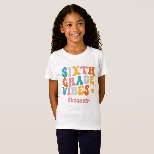 "Sixth Grade Vibes" Groovy Back-to-School-T - Shir T-Shirt (Vorne ganz)