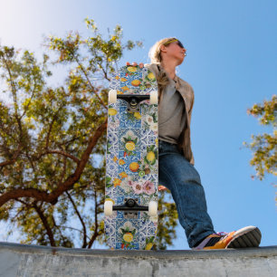 sizilianische Fliesen mit Blumen und Zitrone Skateboard