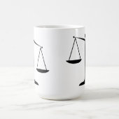 Skalen von Gerechtigkeit Kaffeetasse (Mittel)