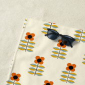 Skandinavier-inspiriertes orange Blumenmuster Strandtuch (Beispiel)