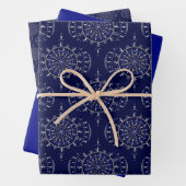Skandinavische Ditsy Winter Navy & Gold Retro Ogee Geschenkpapier Set (Beispiel)