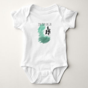 Skandinavische grüne Baumkunst einfache moderne Mi Baby Strampler