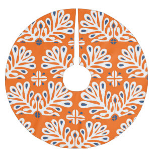 Skandinavische Tradition: Ethnisches Blumenmosaik. Polyester Weihnachtsbaumdecke