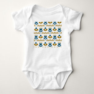 Skandinavische Volkskunst, buntes Muster. Baby Strampler