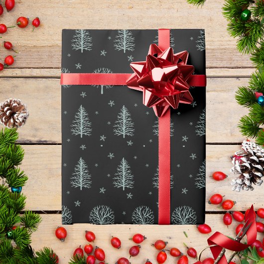 Skandinavische Weihnachtsbäume Schneeflocken Geschenkpapier