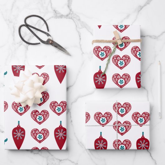 Skandinavische Weihnachtslieder Rentier Red Bauble Geschenkpapier Set (Vorderseite)