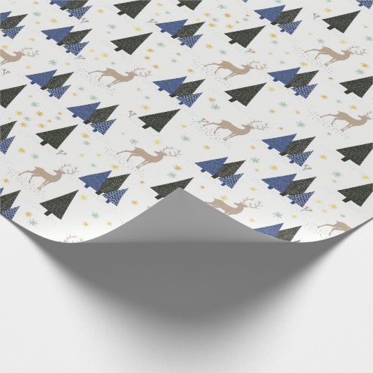 Skandinavischer Waldstag und Weihnachtsbaumen Geschenkpapier (Ecke)