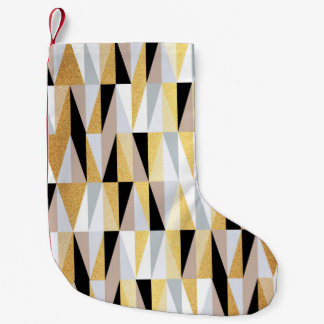 skandinavisches Design Dreiecke nahtloses Muster v Kleiner Weihnachtsstrumpf