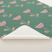 Skandinavisches Folkloremuster im Blumenmuster in Sherpadecke (3/4)