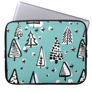 Skandinavisches nahtloses Muster von Weihnachtsbau Laptopschutzhülle