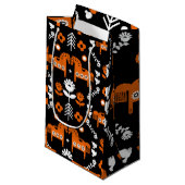 Skandinavisches Pferdervolk Kleine Geschenktüte (Vorderseite Schrägansicht)