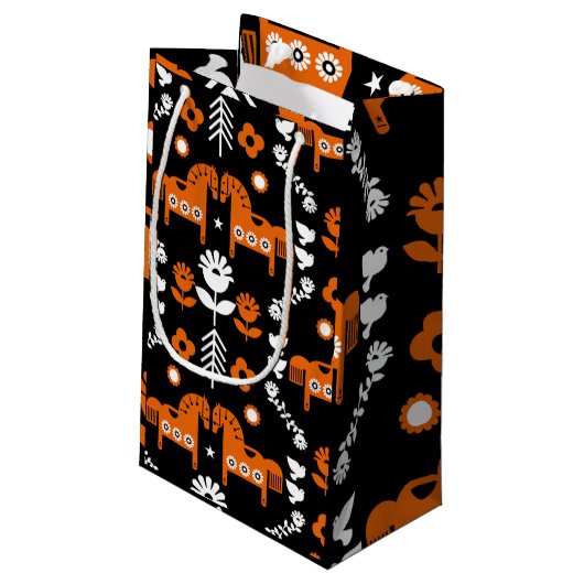 Skandinavisches Pferdervolk Kleine Geschenktüte (Rückseite Schrägansicht)