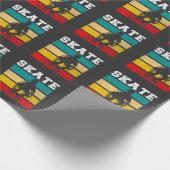 Skate Boy Skateboarding Kid Retro Geschenkpapier (Ecke)