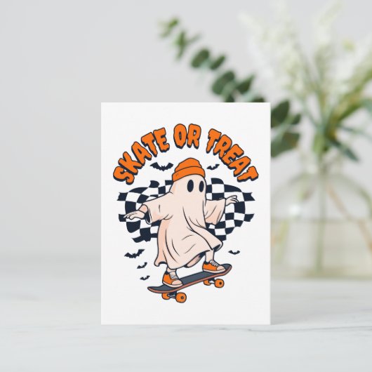 Skate- oder Leckerei-Ghost-Halloween Postkarte (Stehend Vorderseite)