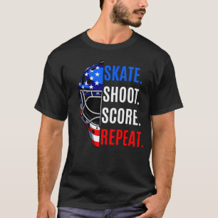 Skate Shoot Score Wiederholung Hockey 4. Juli T-Shirt