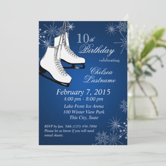 Skate und Schneeflocken Blauer Geburtstag Einladung (Stehend Vorderseite)