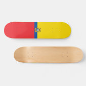 Skateboard auf der Flagge von Equador (Horizontal)