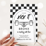 Skateboard Come Kick It Urban Sport Geburtstagspar Einladung<br><div class="desc">Skateboard Come Kick It Urban Sport Birthday Party Einladung Alle Designs sind © PIXEL PERFECTION PARTY LTD</div>