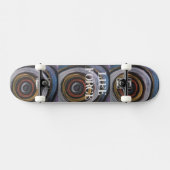 SKATEBOARD DESIGN VON KÜNSTLER PAULA REILLY. (Horizontal)
