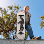 Skateboard für benutzerdefiniertes Pferd<br><div class="desc">Skateboard mit aufrecht Schwarz Wildpferd - Schwarz und Weiß Zeichnend Tierart Mustang Pferde von MIGNED - Einzigartiger Text hinzufügen / Wählen Sie Ihren Lieblings-Text und Ihre Hintergrundfarben - Vergrössern und verschieben oder entfernen Sie Elemente mit dem Anpassungs-Tool. Bitte schauen Sie sich meine anderen Projekte / Bilder an. Sie können meine...</div>