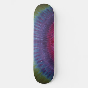 Skateboard für grüne und Lila Gefärbte Krawatte
