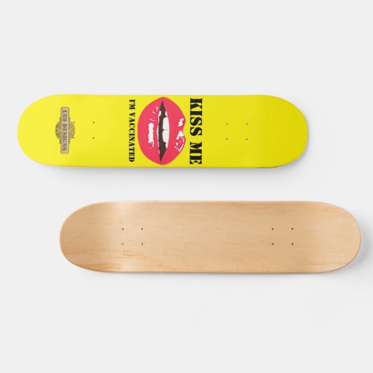 Skateboard "KISS ME" (Horizontal)