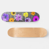 Skateboard mit Bäumen und Frühlingsblumen (Horizontal)