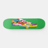 Skateboard mit bemalten Schuhen (Horizontal)